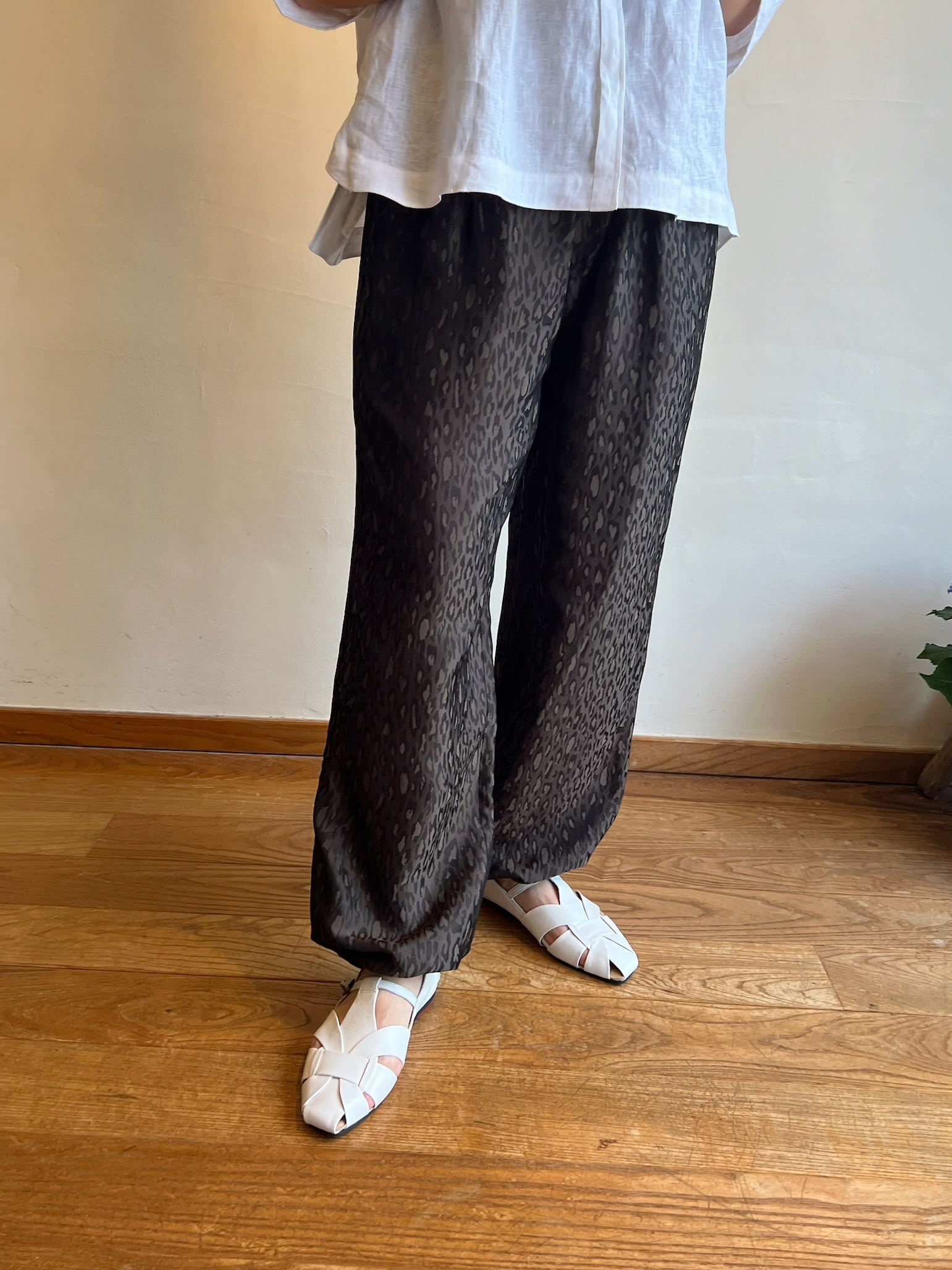 最終値下げ。TICCA：レオパードジャカードパ ンツです。 TICCA / レオパードジャガードパンツ | anouk