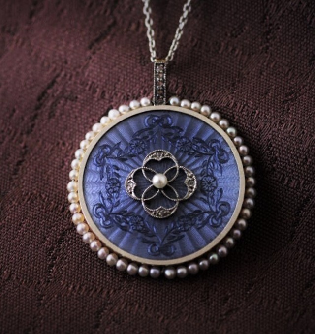 Blue Guilloche Enamel,Diamond & Pearl Pendant 　ギヨッシェ・エナメル、ダイヤモンド　 ＆　パール　ペンダント