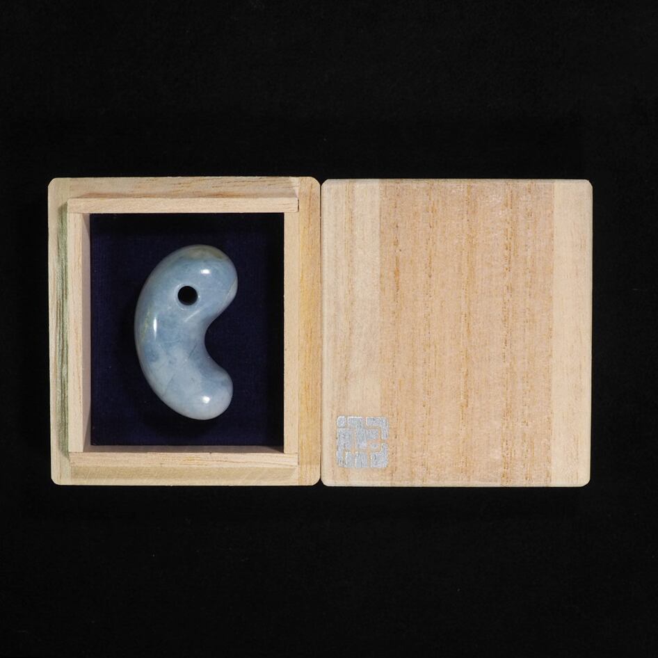 若桜翡翠 青紫色 まがたま 勾玉 16.6g Blue wakasa Jadeite Magatama