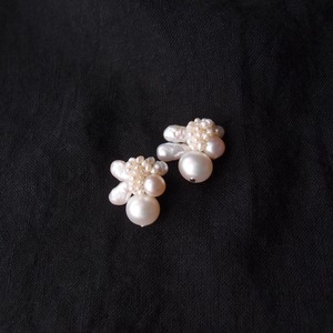 【真珠刺繍／ピアス】Brilliant Pearl Earrings／八面光パール スタッドピアス