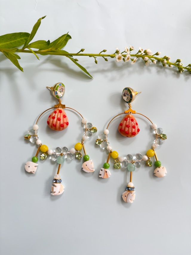 フィッシュビジューフープピアス