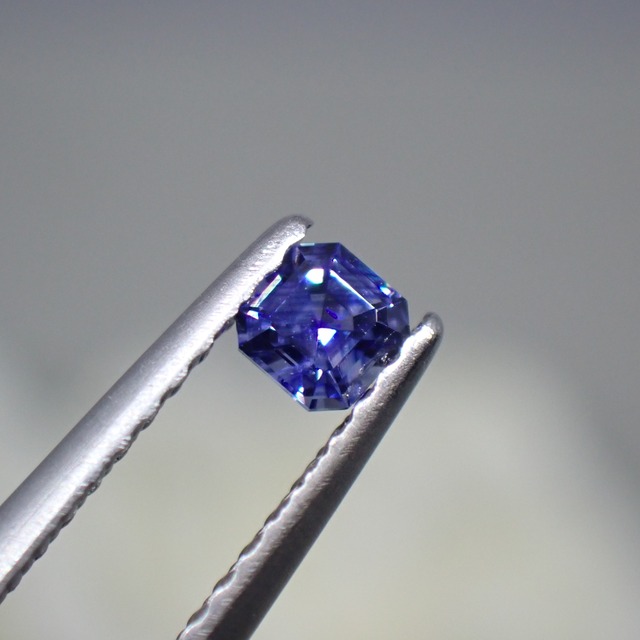 【ツーソン新着】美しすぎるスリランカ産ブルーサファイア 0.178ct