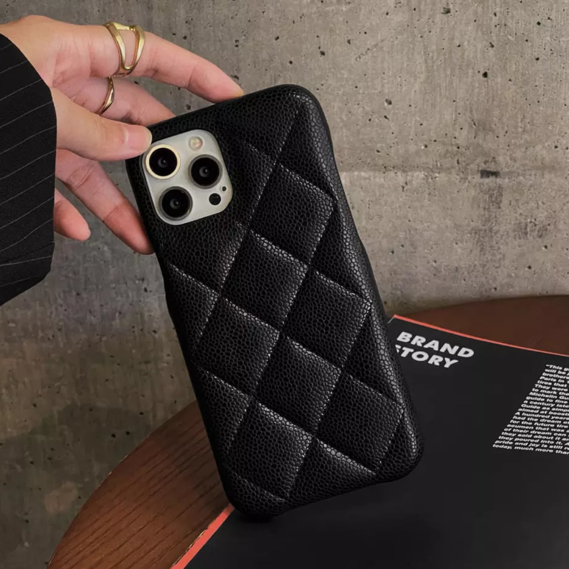 MONCLER iPhoneケース ブラック キルティングデザイン MONCLER iPhoneケース ブラック キルティングデザイン MONCLER
