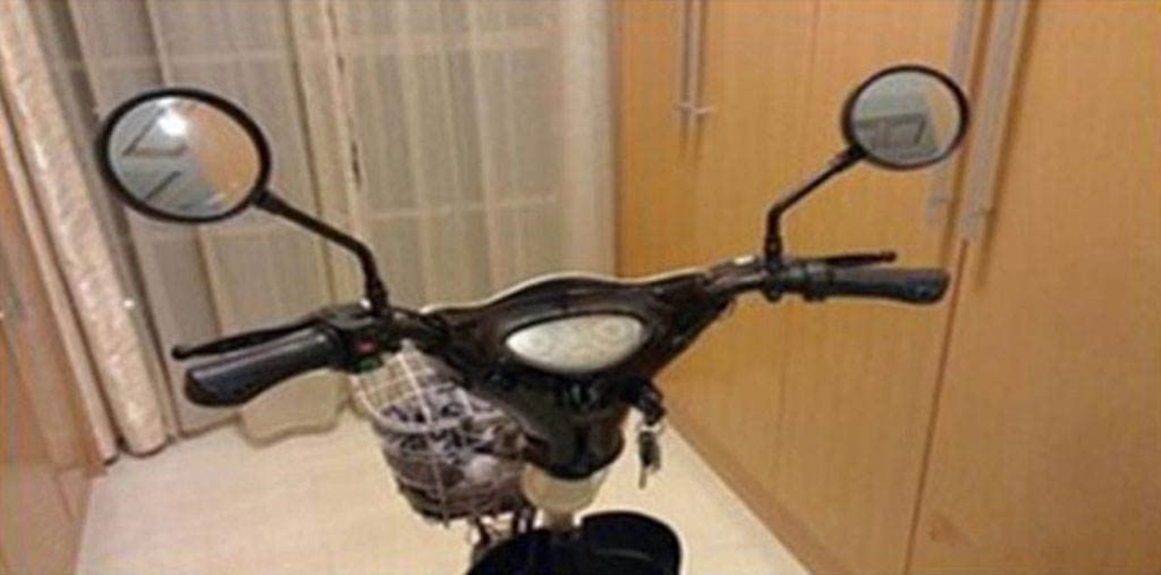 オートバイ　スクーター用　ハンドルミラー　クランプ取付　ブラケット　10mm　（黒色）　1組