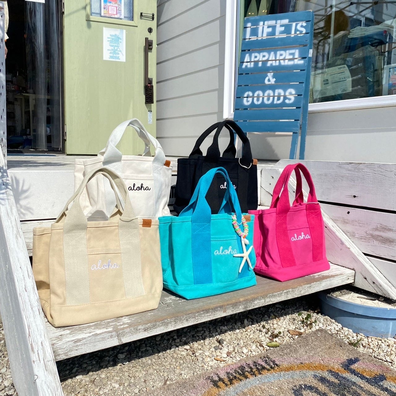 再入荷！ロングセラー！☆マチたっぷりALOHA仕切りトート ¥3500+tax（¥3850）
