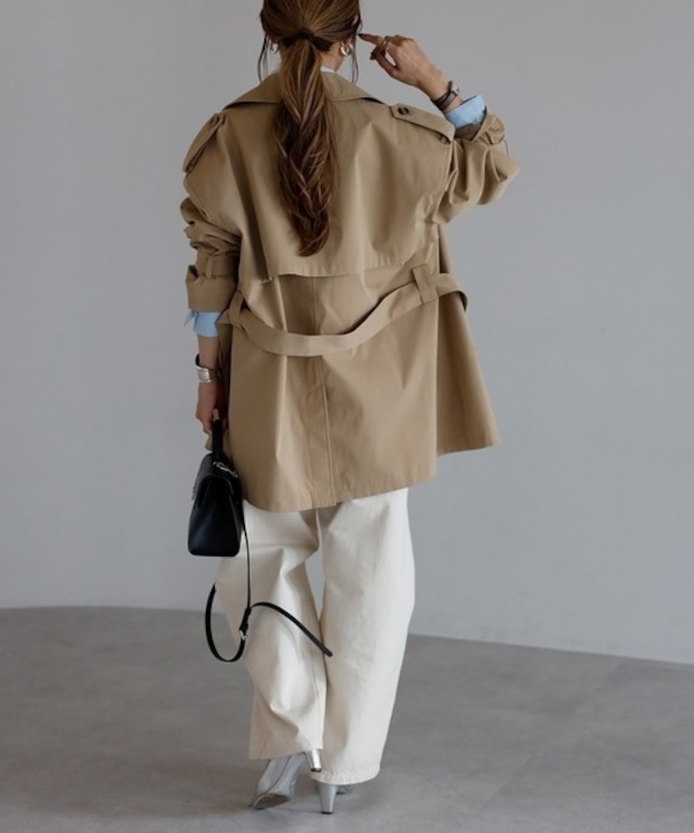 ダブルブレストライクトレンチコート