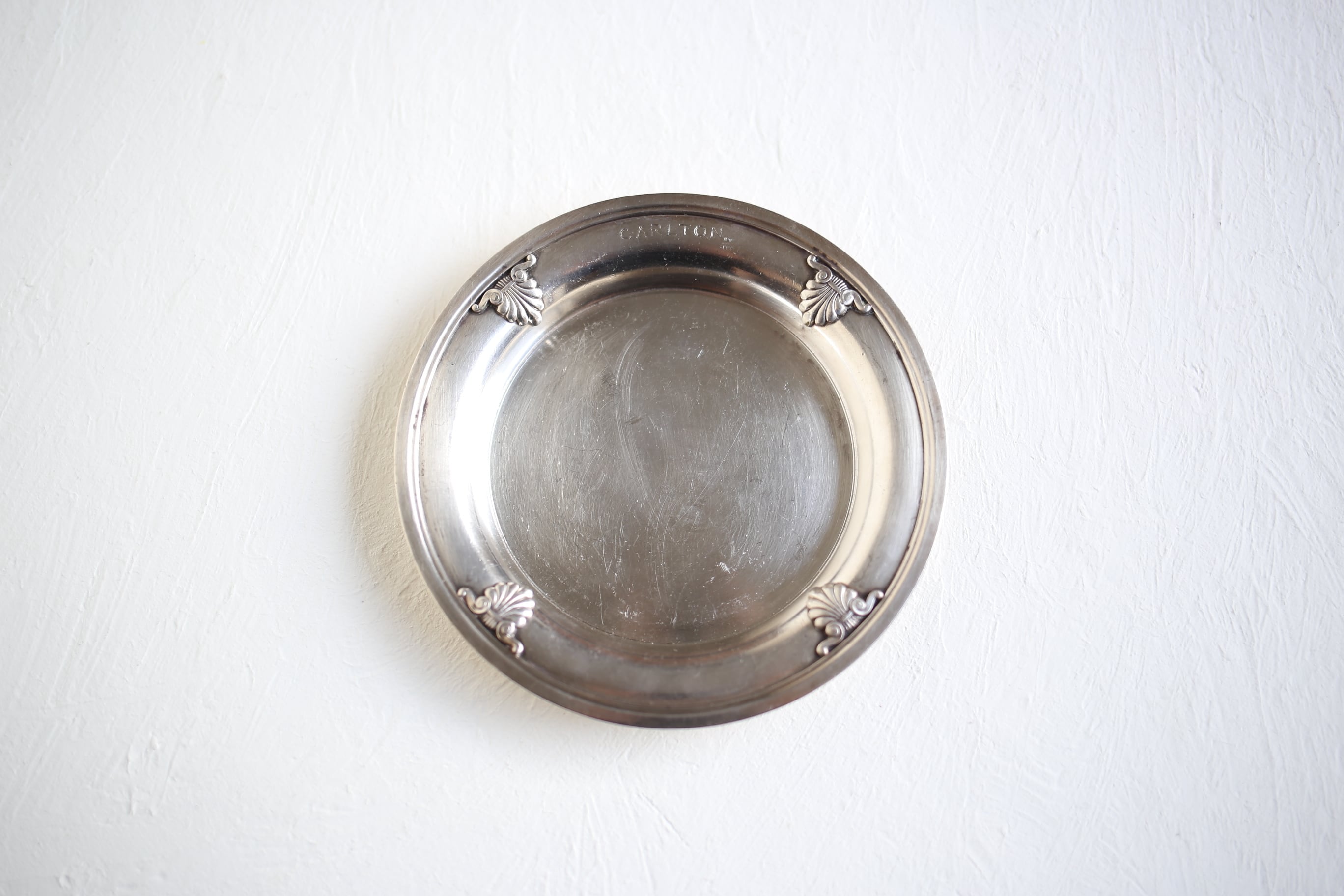 フランス アンティーク ヴィンテージ METAL BLANC ボトルコースター 『CARLTON』 N-01556