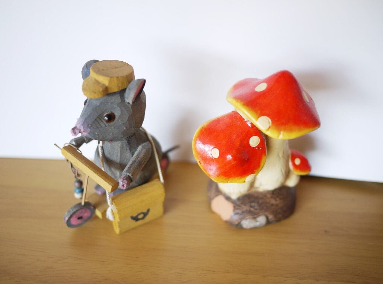 ねずみのお仕事 郵便屋さん 木彫り ドイツ | こりすのパン屋Base店