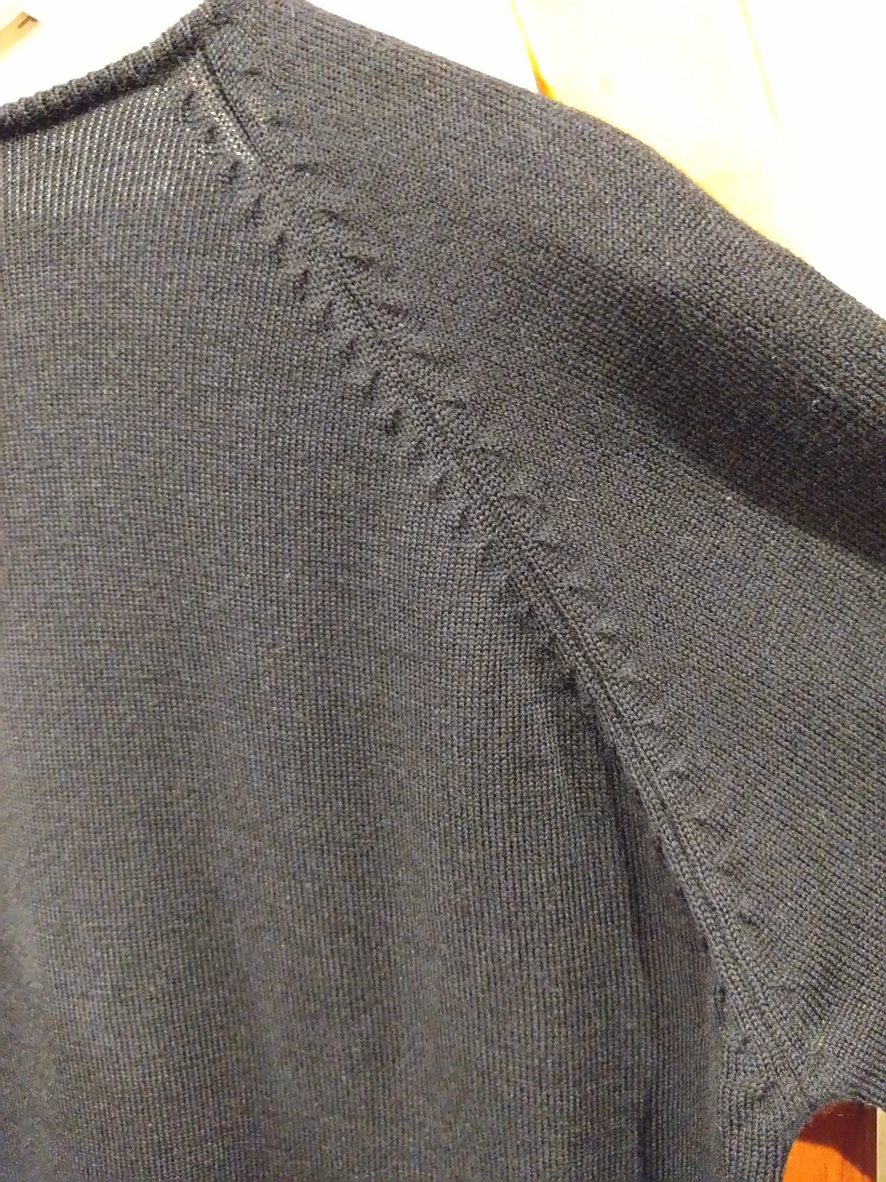 黒花刺繍レトロカーディガン/国産古着昭和アンティーク 黒花刺繍レトロカーディガン/国産古着昭和アンティーク