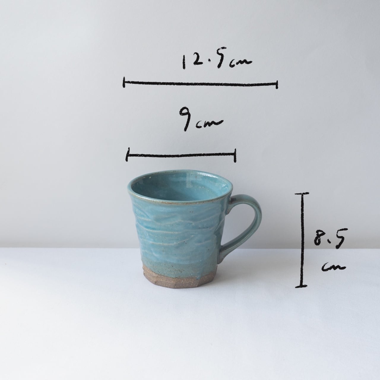 水色のマグカップ【土物】 | Kamani | 多治見で営む 美濃焼器のWebショップ