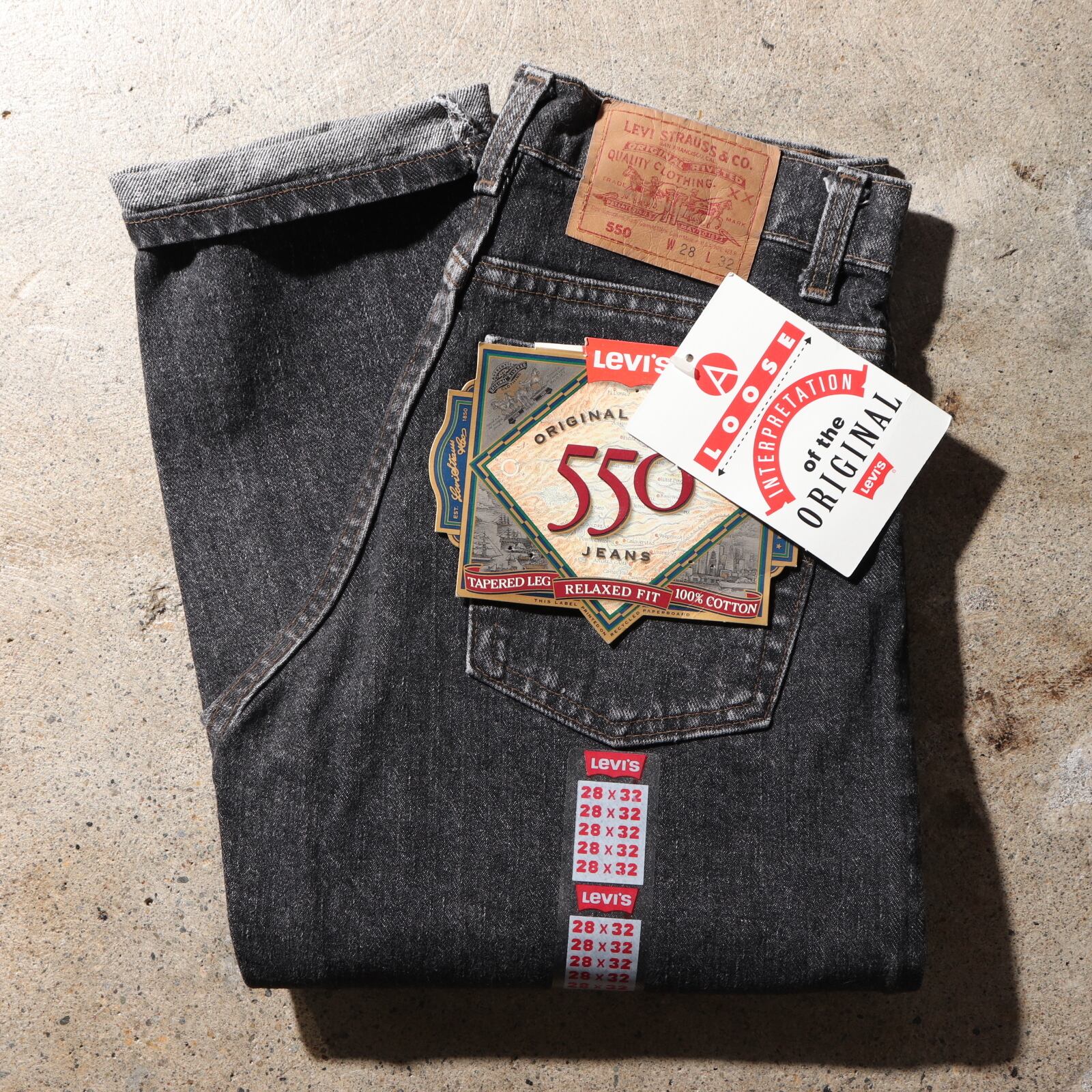 Deadstock 28×32 Levi