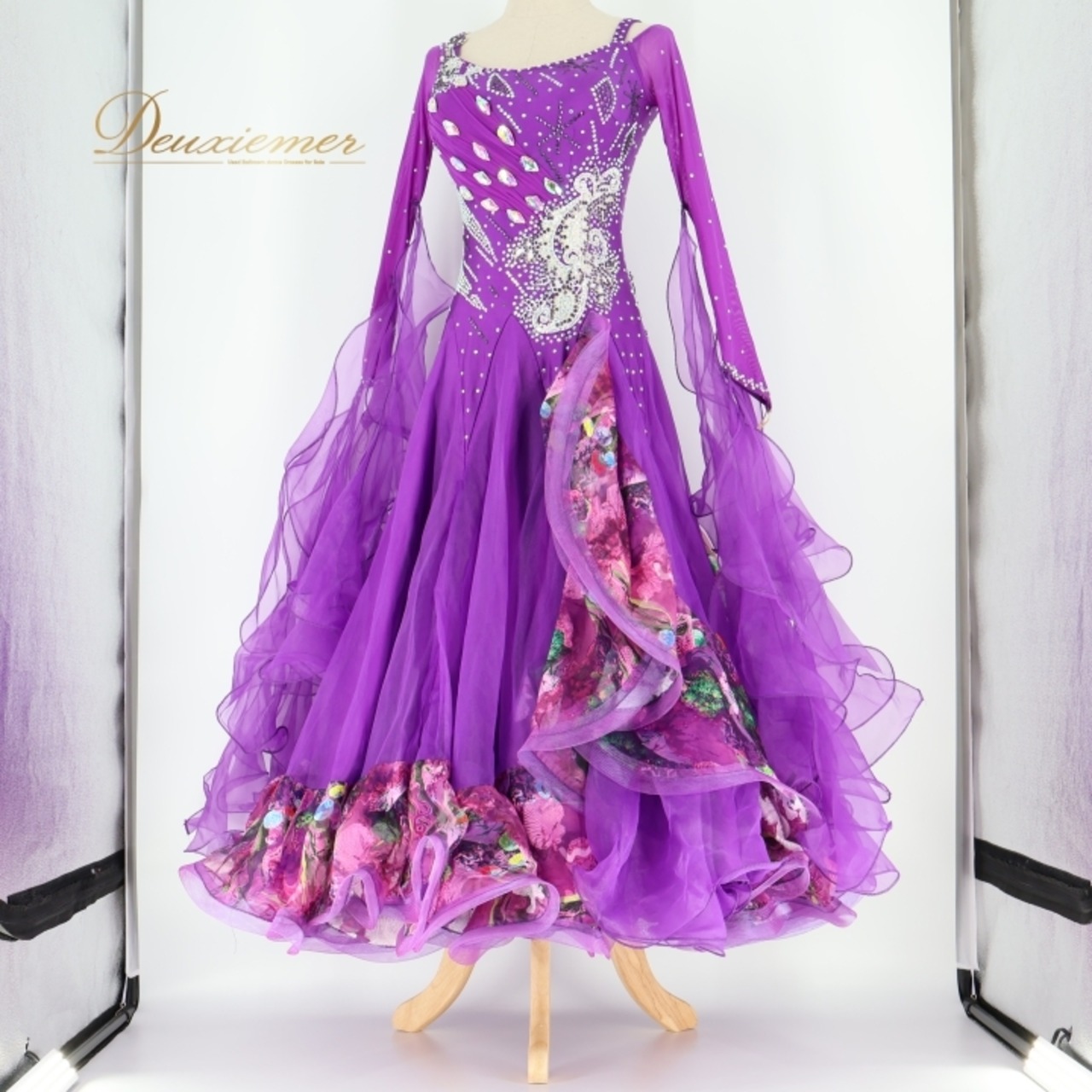 社交ダンス 衣装 スタンダードドレス ワンピース ドレス スタンダード デモ 競技 フロート レース フリル 花柄 パーティ 発表会 紫 forever フォーエバー パープル系 スタイル おしゃれ フォーマル スカート ふんわり パープル ダンス イベント 可愛い 上品 競技用 ドレッシー