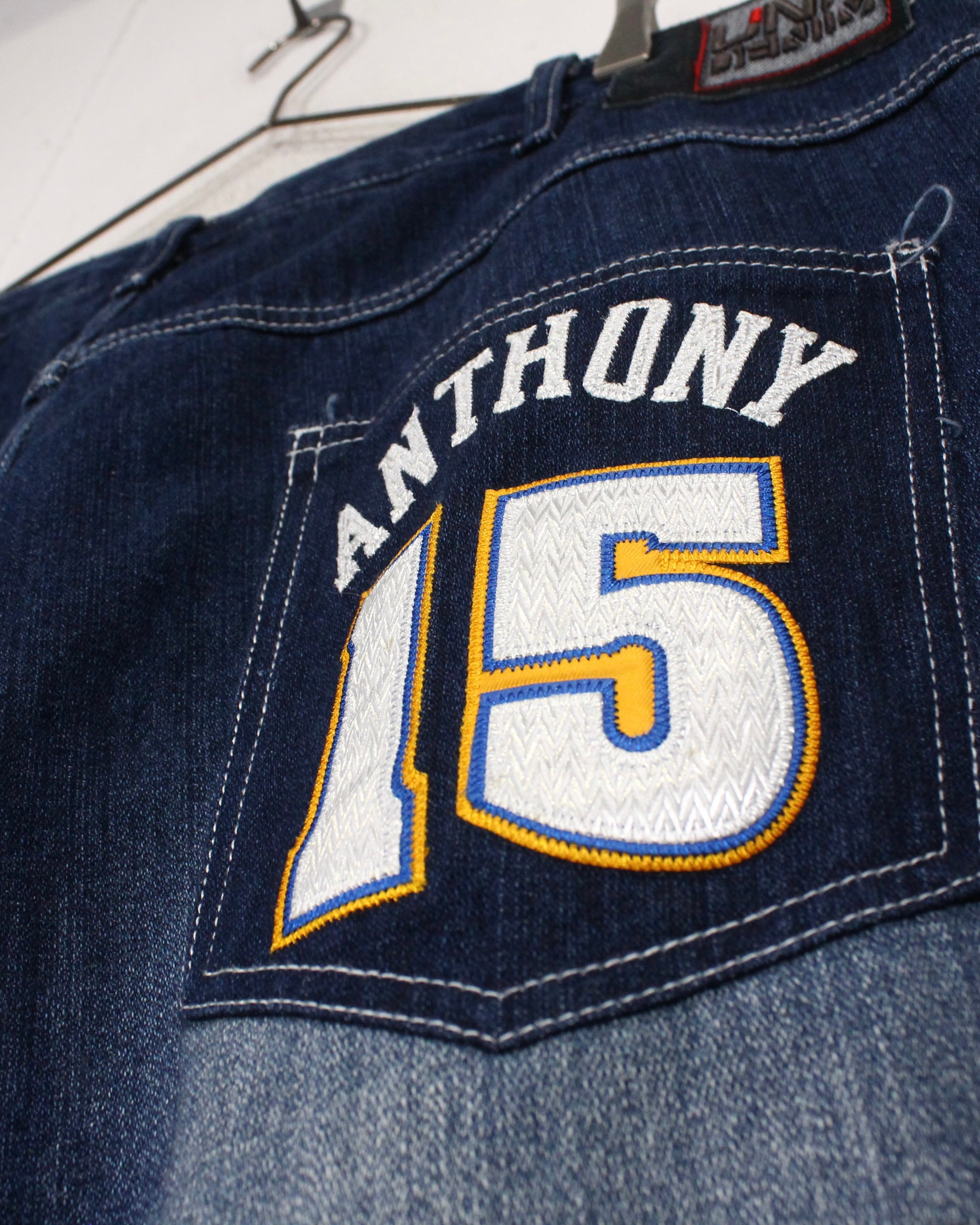 中古 UNK NBA レイカーズ ワイド デニム バギーパンツ 中古・古着通販】unk NBA (アンクエヌビーエー) NBAワッペンデニム