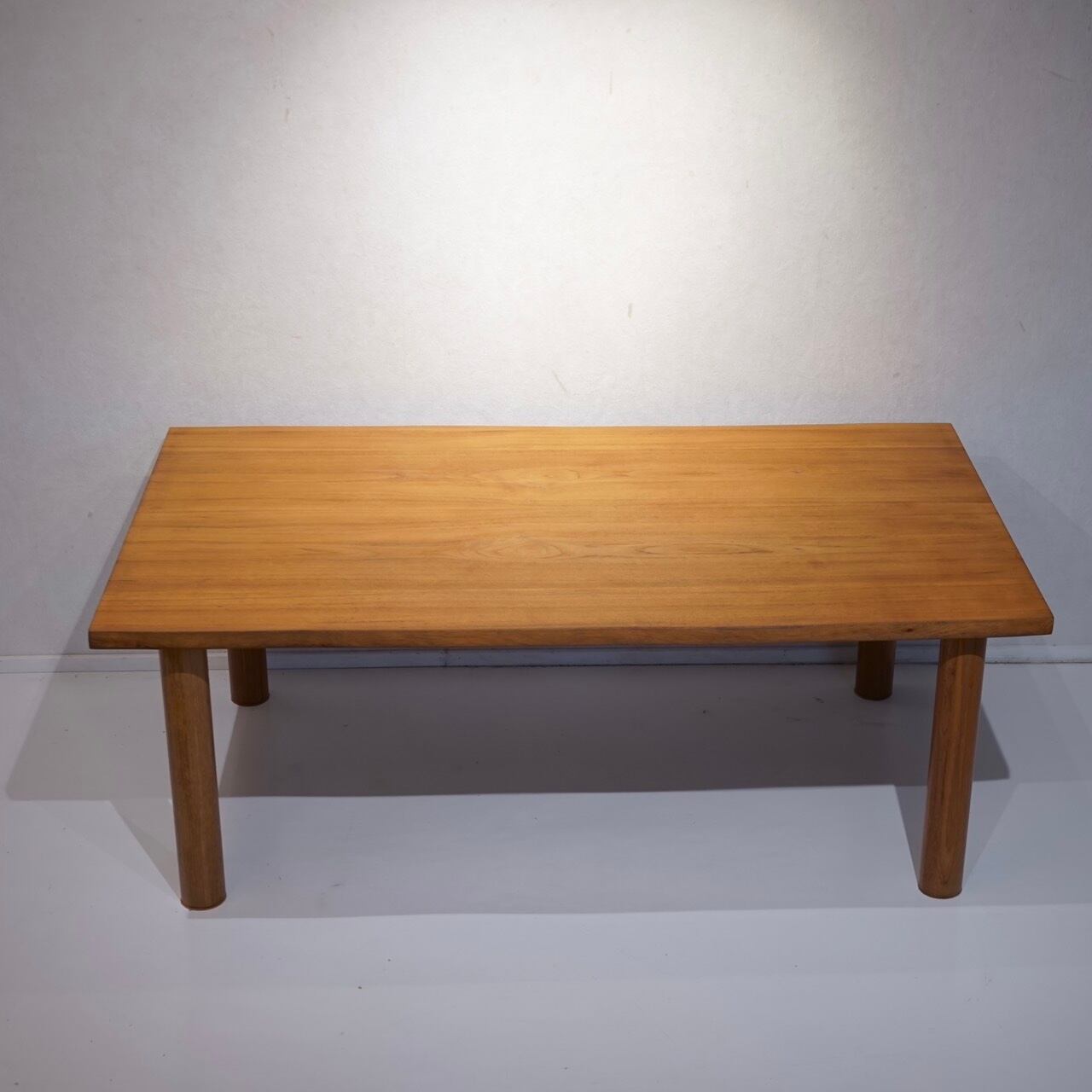 無垢材 ダイニングテーブル 自然な曲線 天然木オーク無垢材テーブル、北欧スタイルのダイニングテーブルセット