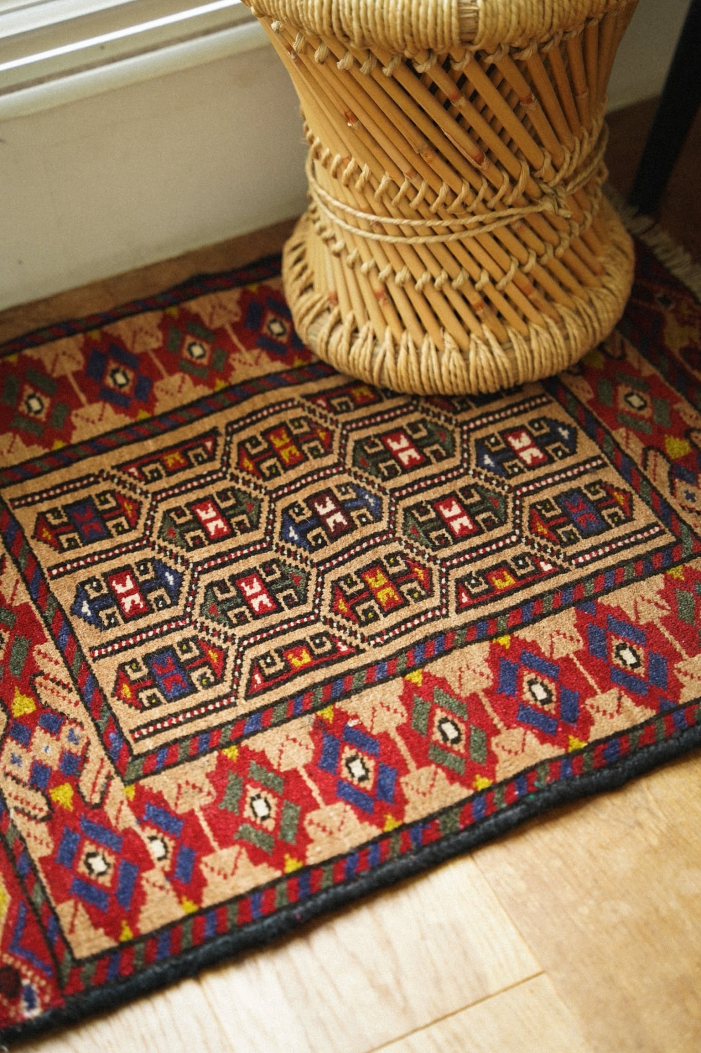 2437-Vintage Baluch rug
