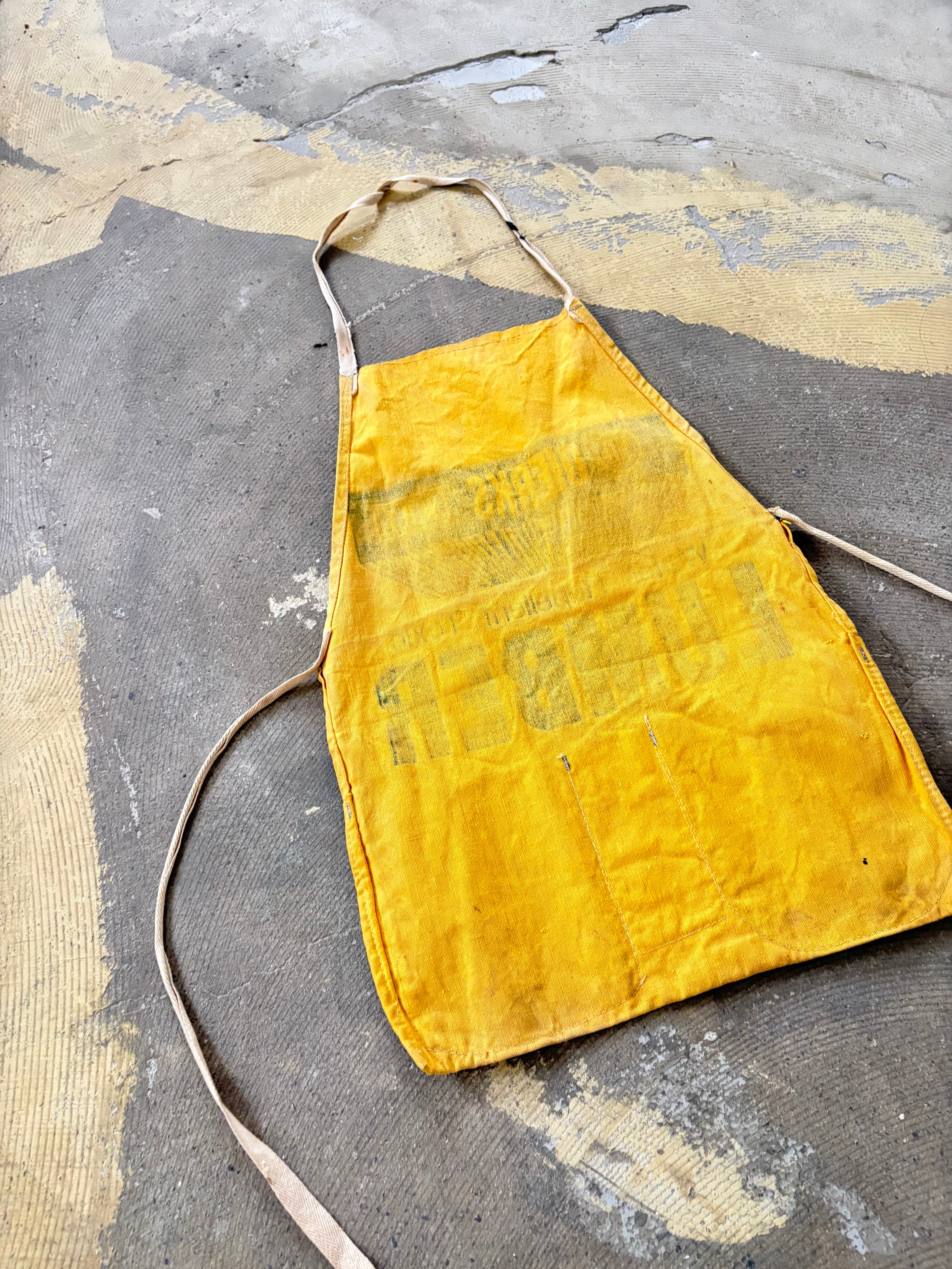 1950's- ALLEN LUMBER & HARDWARE CEMTER Lumber Apron | EVERYTHING