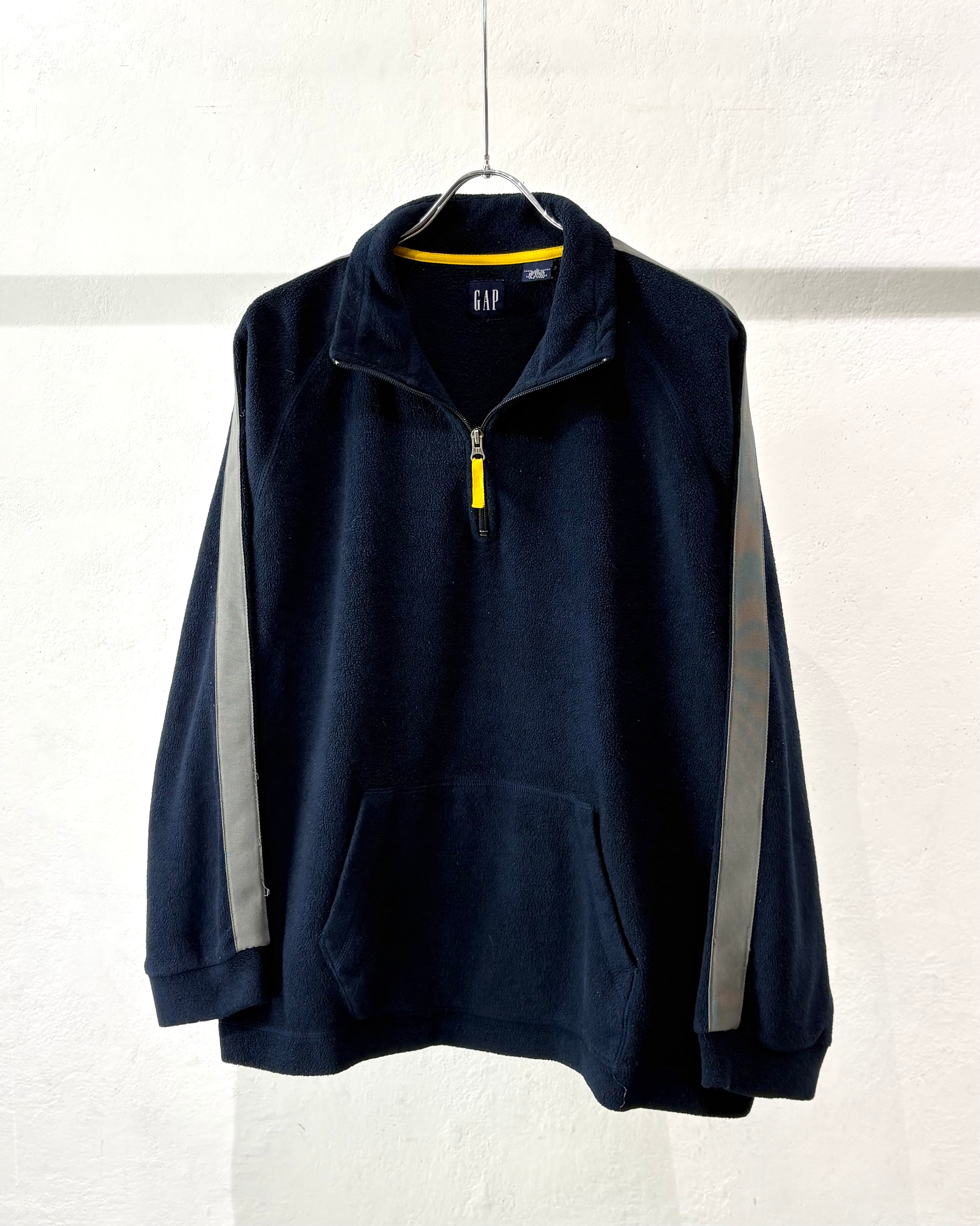 00s GAP Sleeve Tape Design Half-zip Fleece