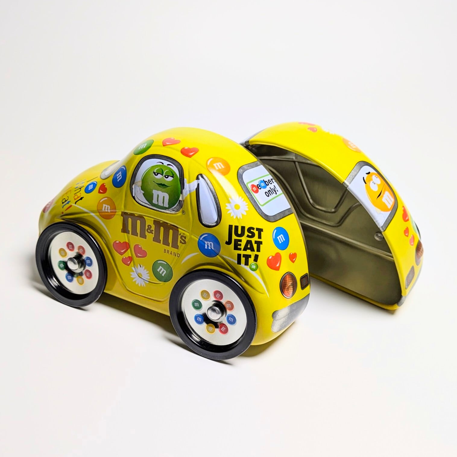 ☆ VINTAGE 90' ☆【 m&m's（ エムアンドエムズ ）】 『 バレンタイン 』ティン缶 ワーゲン風 / VINTAGE / ビンテージ 〚アメリカン雑貨 アメトイ〛