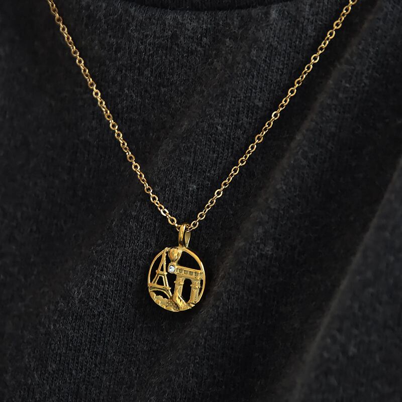 ◆CELINE エッフェル塔ネックレス ゴールド　ペンダント　箱あり CELINE - 本物 セリーヌ CELINE エッフェル塔 モチーフ 750 YG