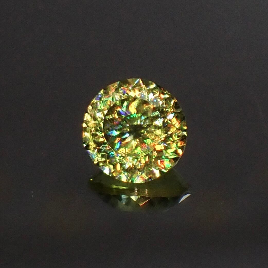 【Bright Brilliant Cut™️ “129 Facets” 】色彩が躍る黄の幻影 0.60ct 天然 スフェーン