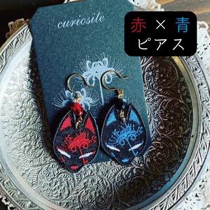 狐面ピアス【赤刺繍×青刺繍】