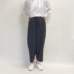 裾ダーツパンツ（P26）