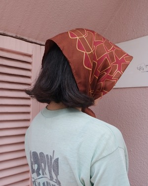 hako no naka scarf.