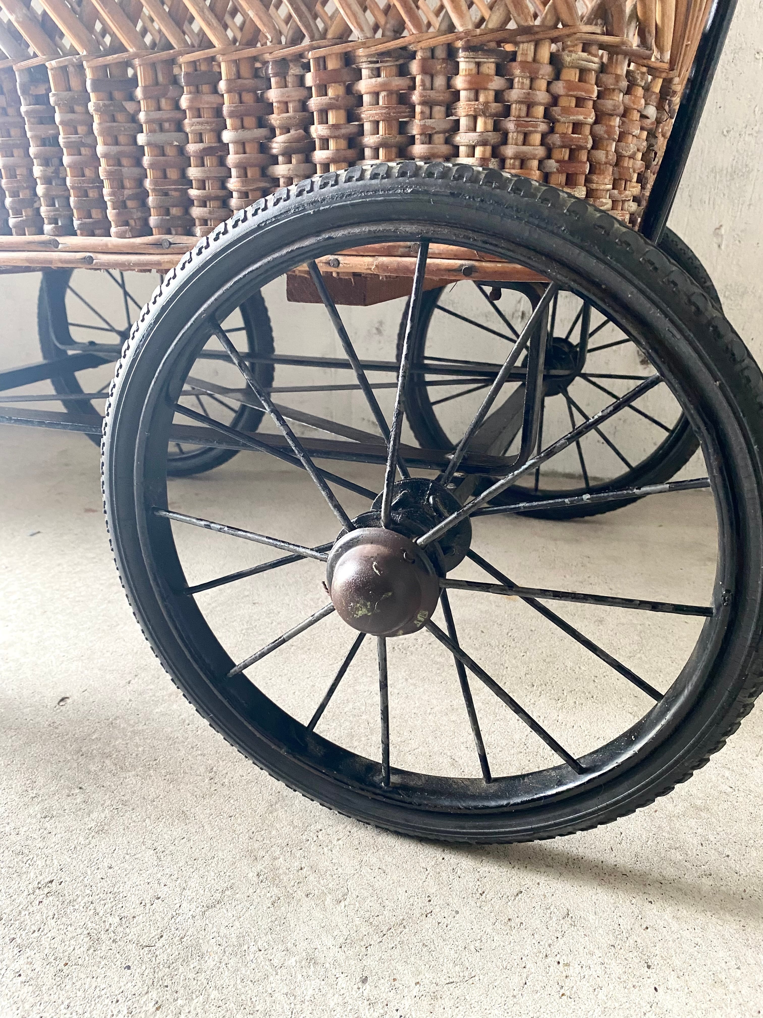 シャビー乳母車[古家具] | giraffes craft