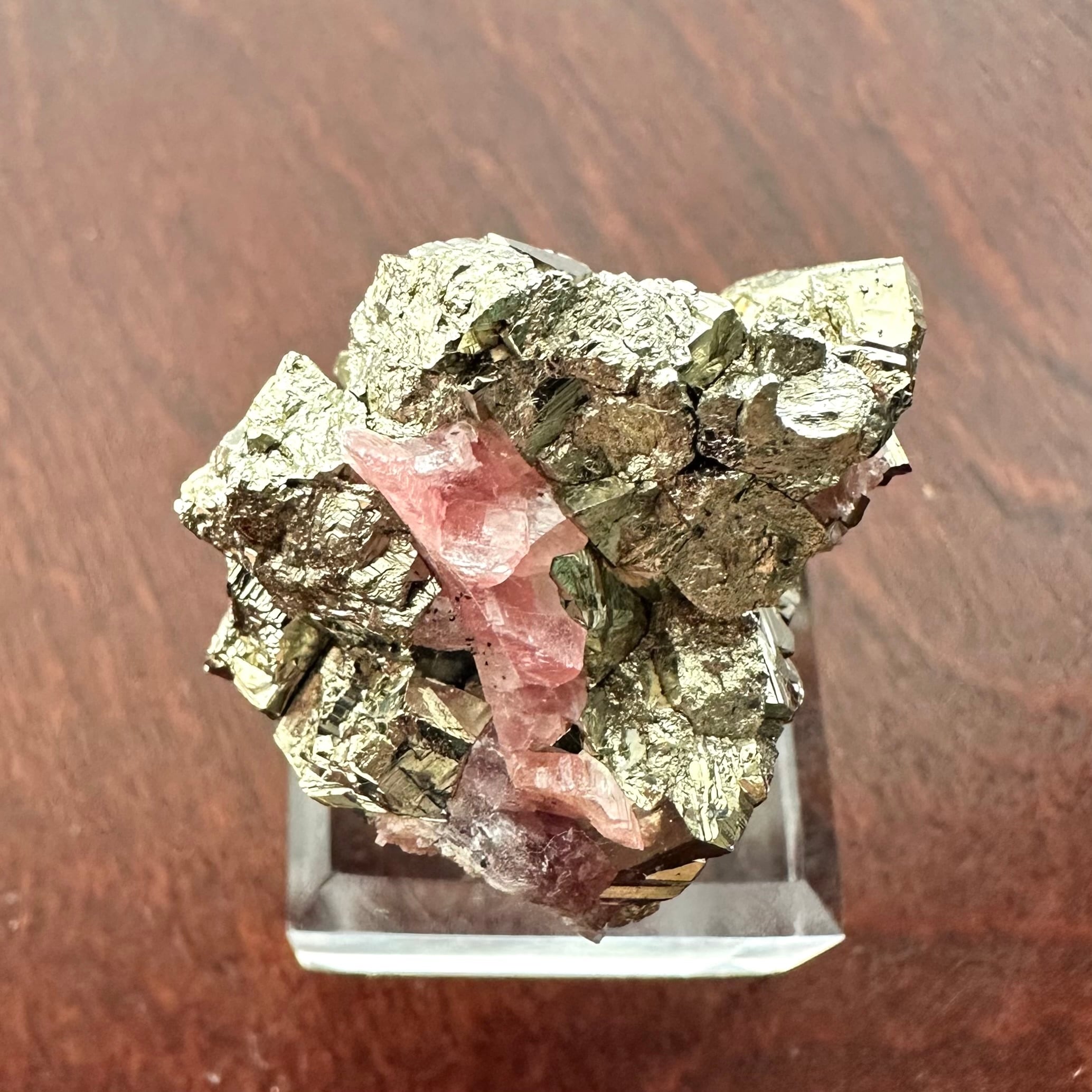 ロードクロサイト / パイライト【Rhodochrosite with Pyrite】中国産