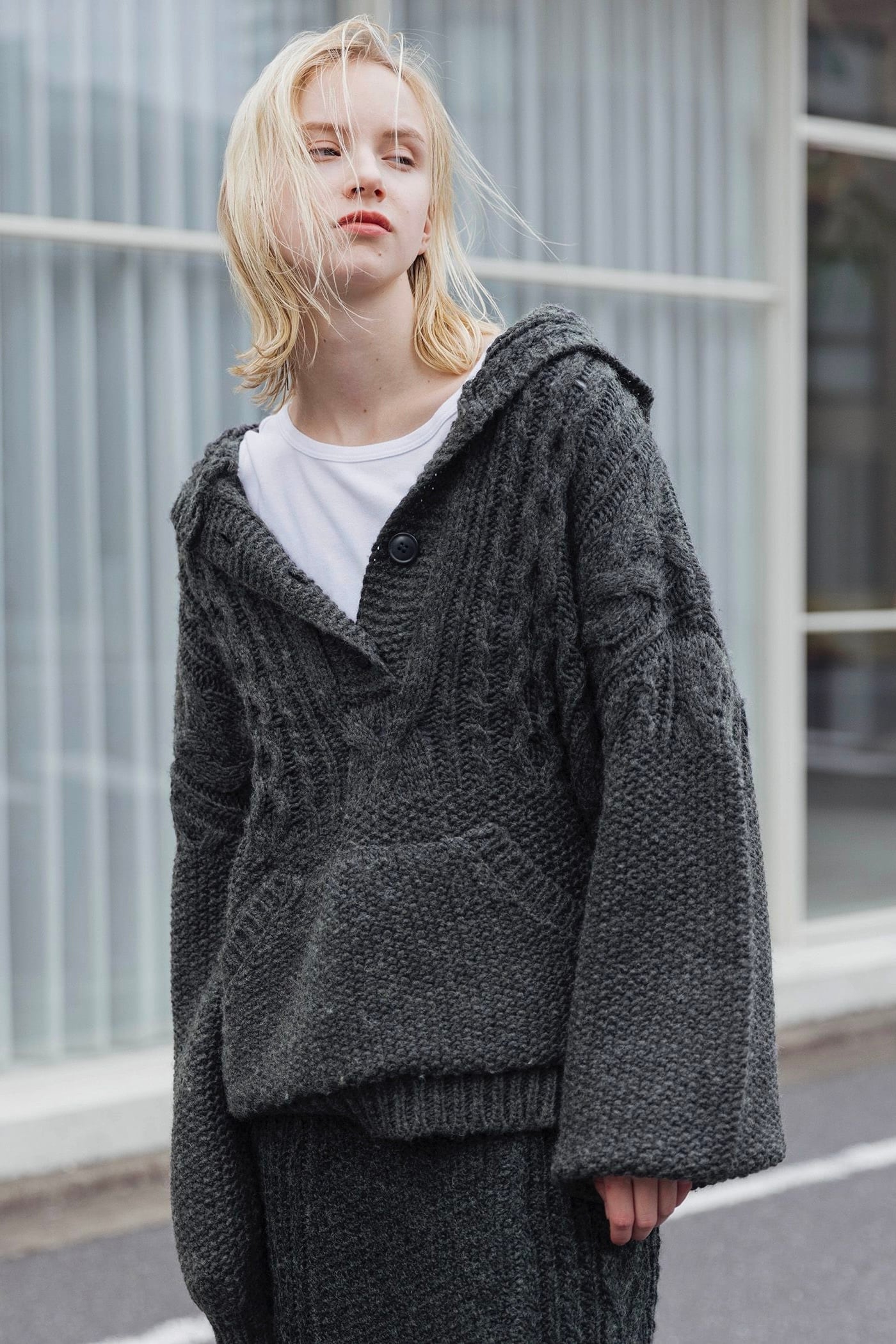 WILLFULLY skipper hoodie cable muff pocket knit スキッパーフーディーケーブルマフポケットニット Charcoal