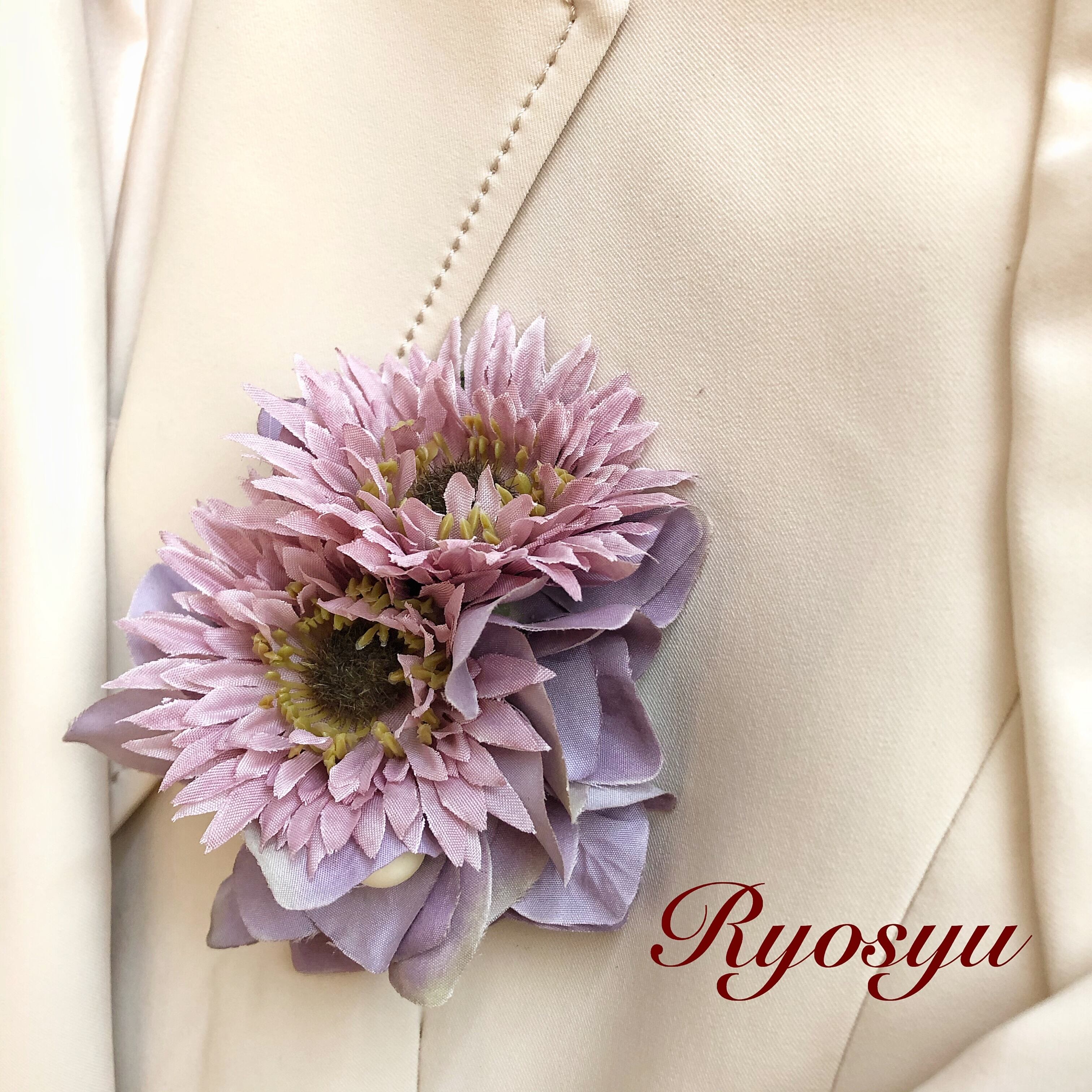 送料無料》アンティークピンクガーベラ・フワフワあじさいのコサージュ