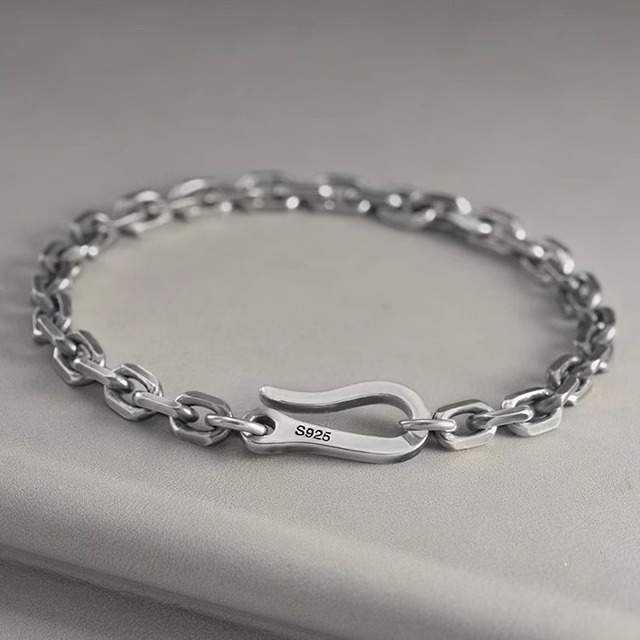 hook chain bracelet (B35)