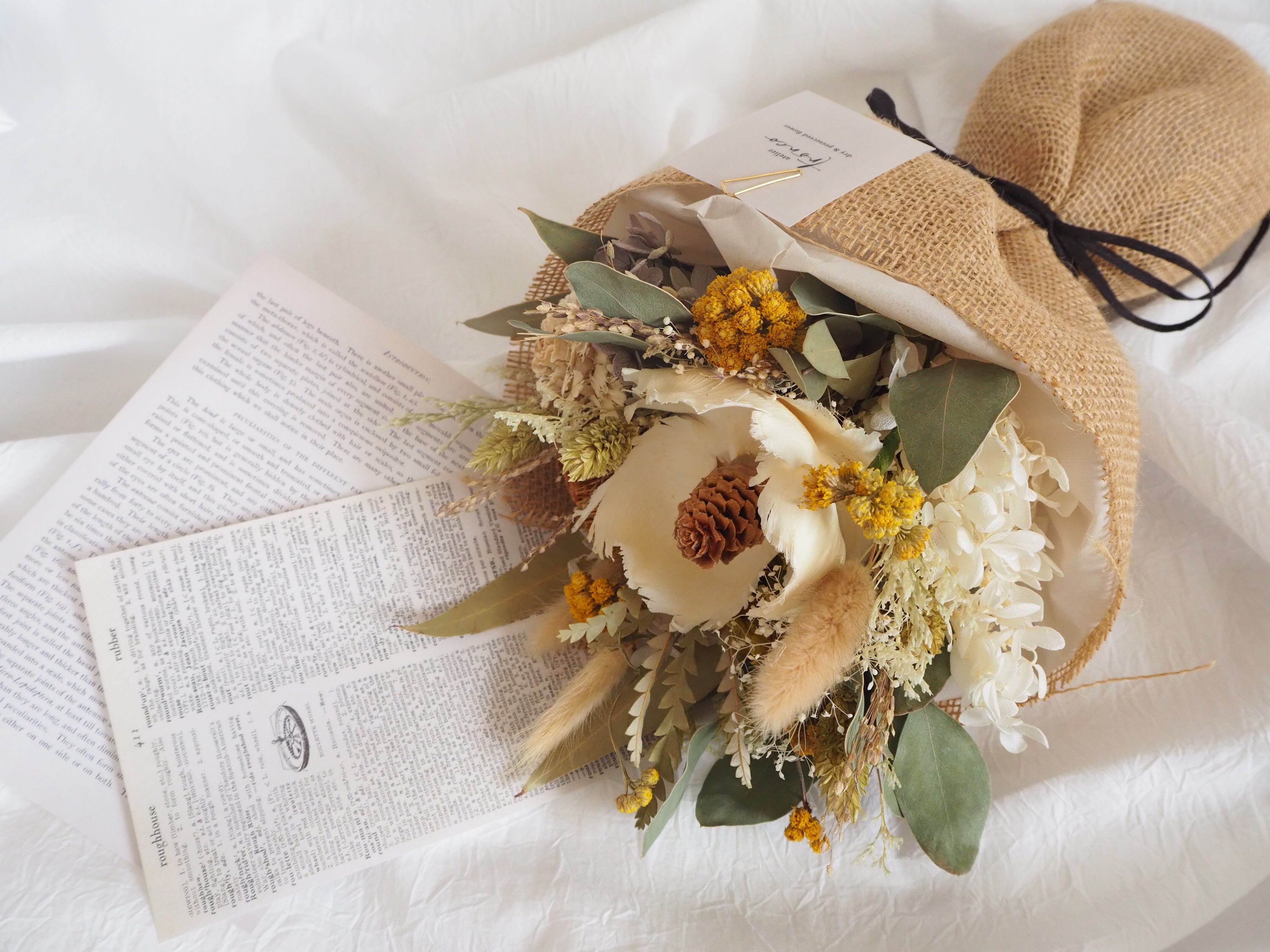 ジュートで包んだドライフラワーの花束 bouquet | atelier TRONCO