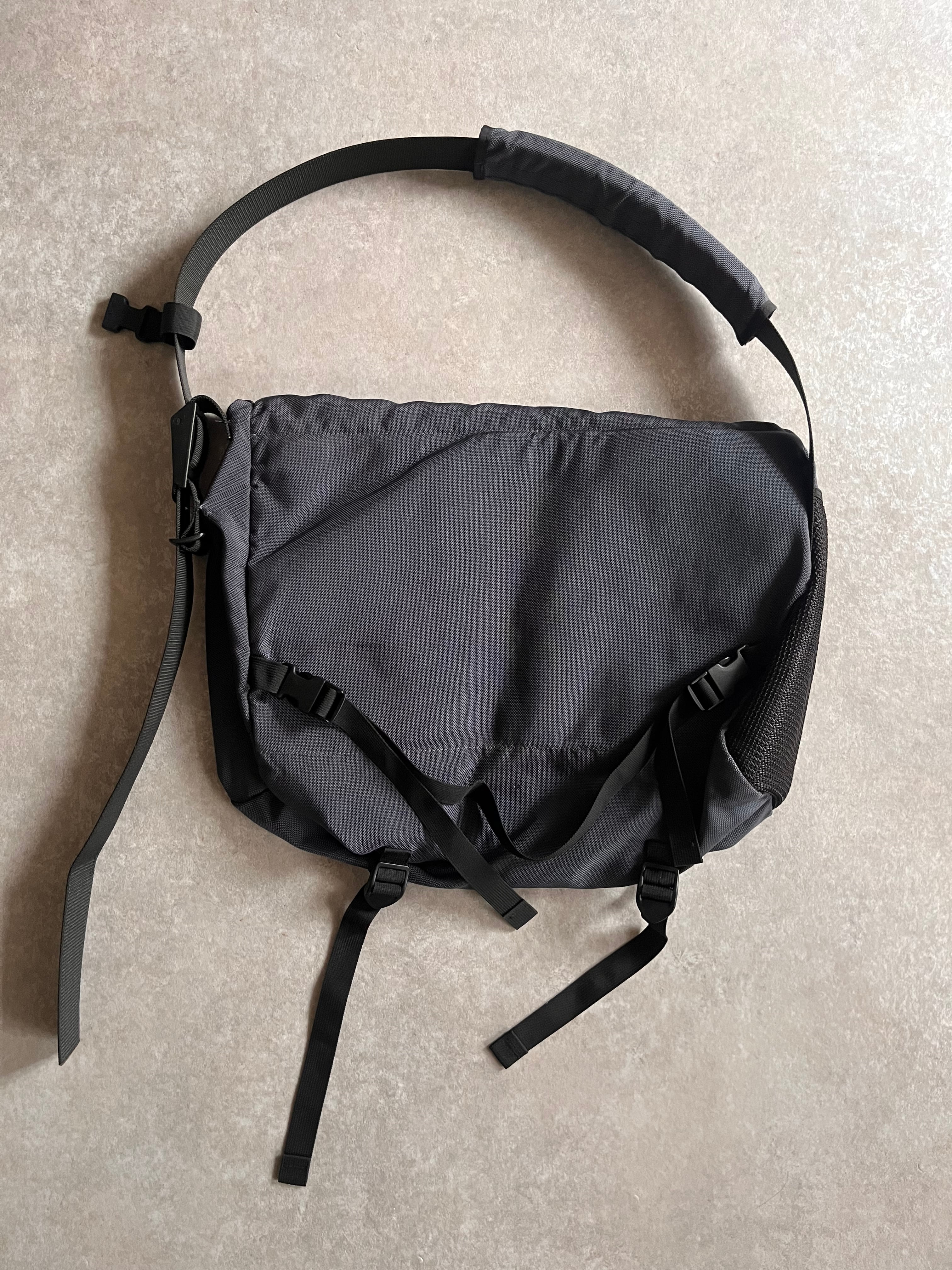 2000s Patagonia Critical Mass Messenger Bag Made in USA | ROGER'S