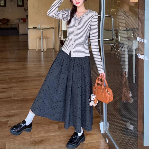 【2点セット】2色／オープンカラーボーダートップス＋ドットタックプリーツスカート ・74269