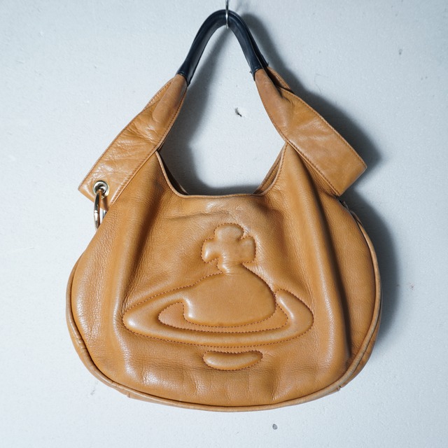 Vivienne Westwood】ヴィヴィアンウエストウッド エンボスオーブロゴ 
