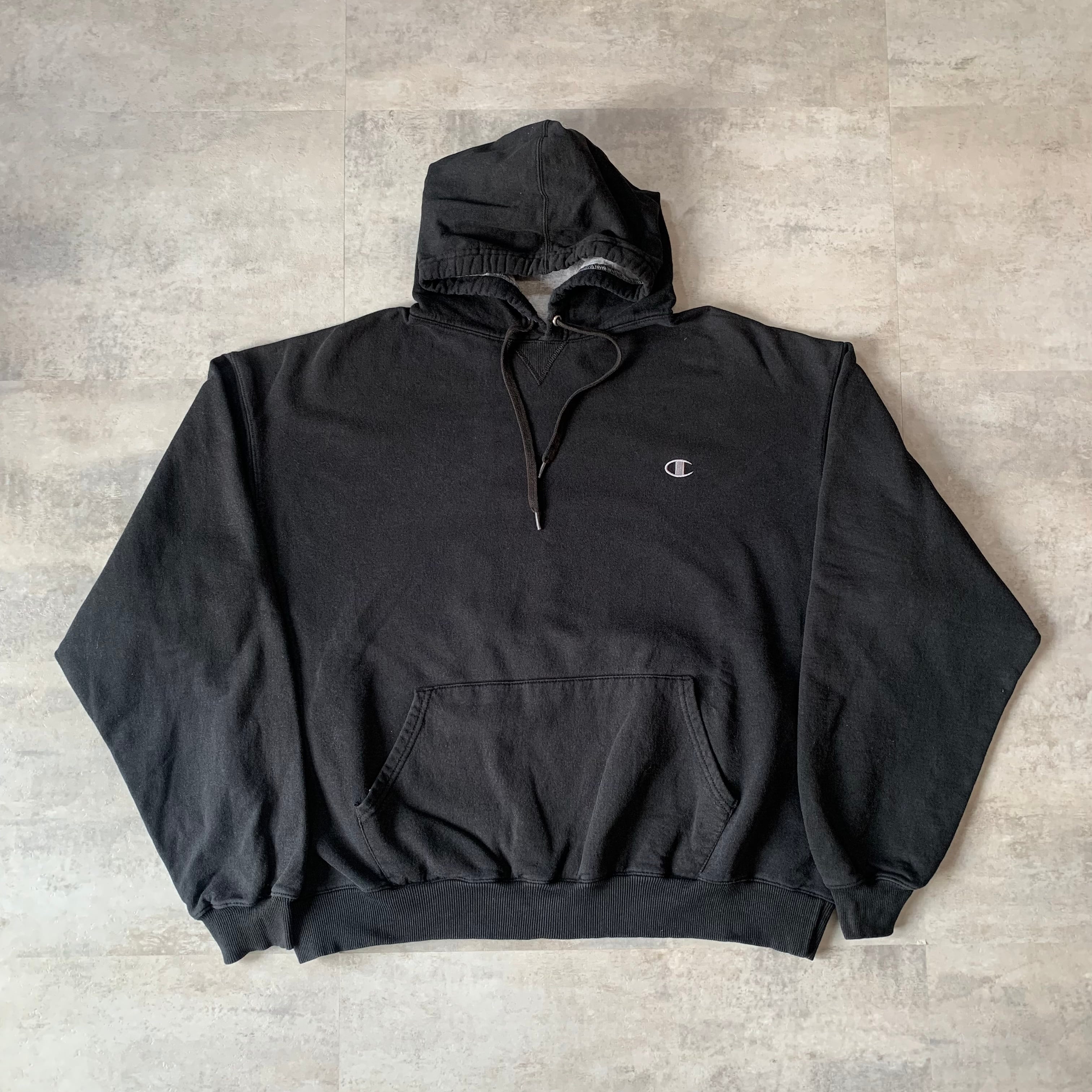 champion チャンピオン パーカー ブラック ワイドシルエット ワンポイント