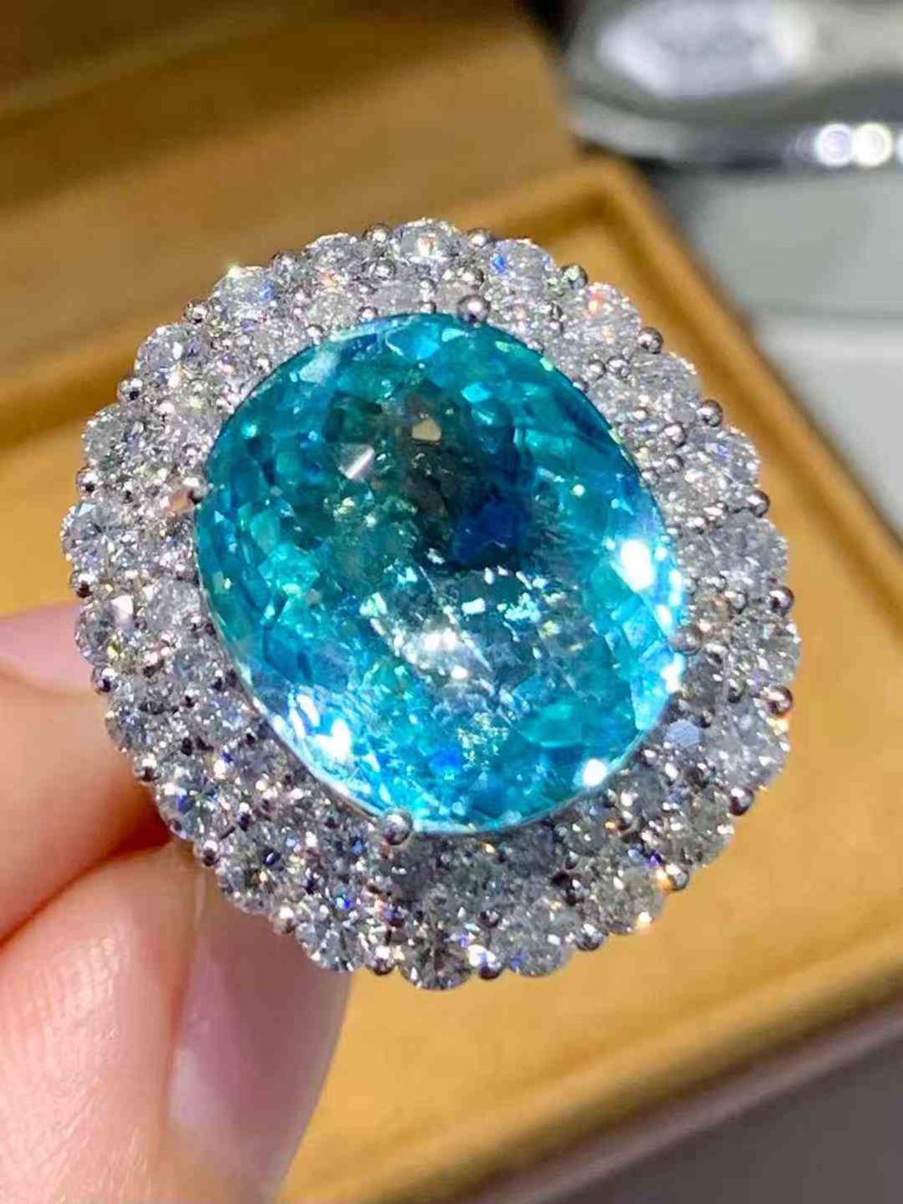 11.85ct AIGS認証 ネオンブルー パライバトルマリン リング/ペンダント 2WAY 「億の輝きを手に— 11.85カラットのガラス体 ...