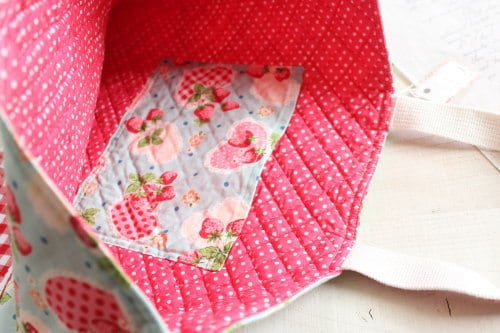 レッスンバッグ＊いちご水色・赤チェック/A*K 型番：A4