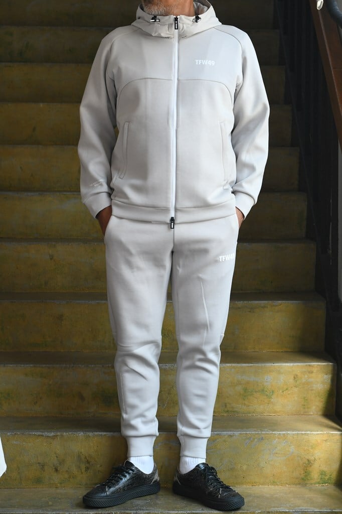 TFW49 CARDBOARD MATERIAL セットアップ　L TFW49 CARDBOARD MATERIAL FULL ZIP HOODIE (T102520030) | satisfaction
