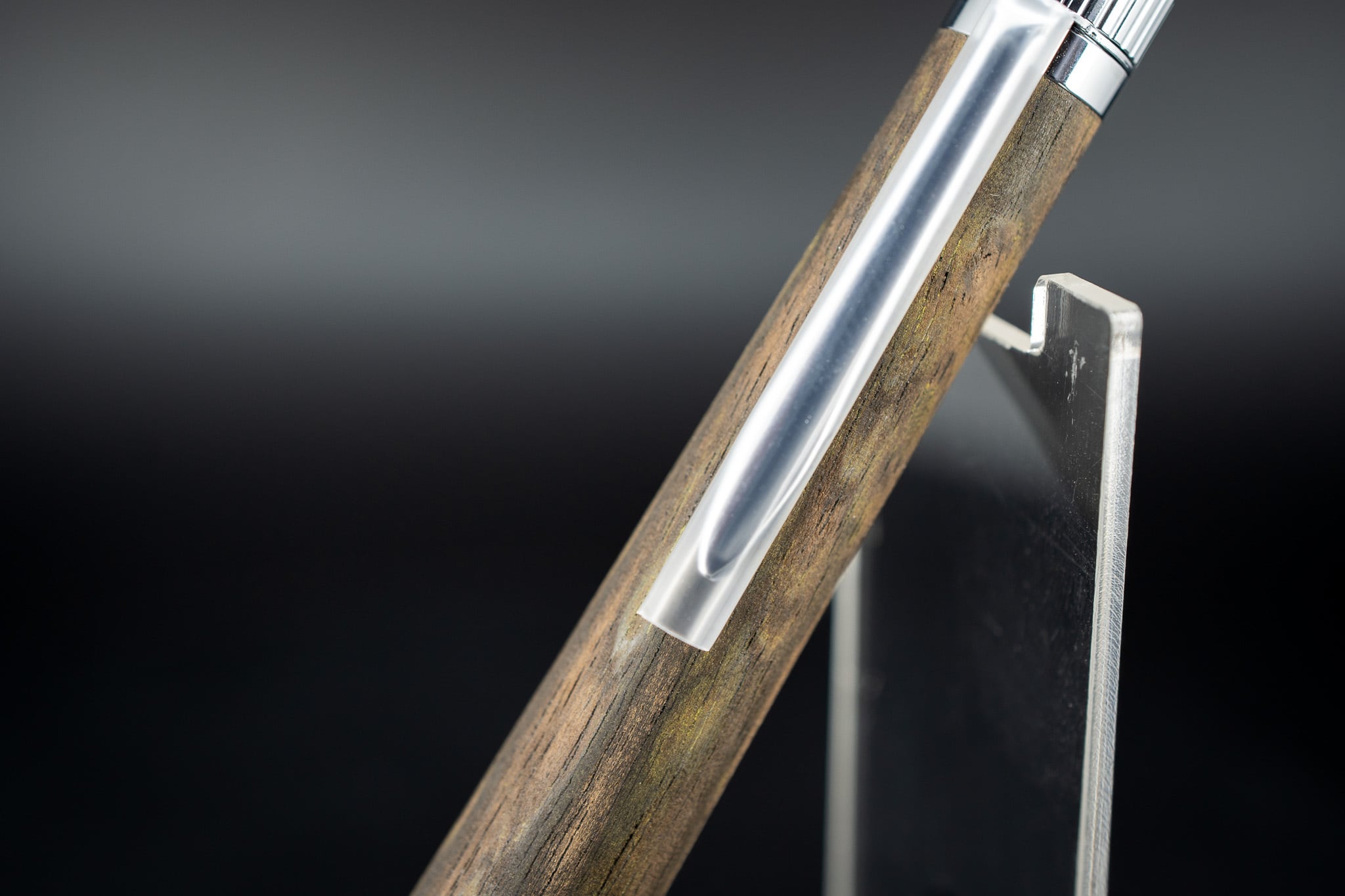 魅惑の黒い紋様】 黒柿 孔雀杢 特上 ② silver MP | 木軸ペン工房 金杢犀