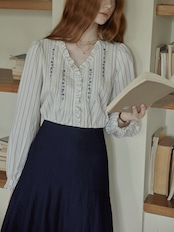 Poésie Bleue Embroidered Ruffle Blouse F0785