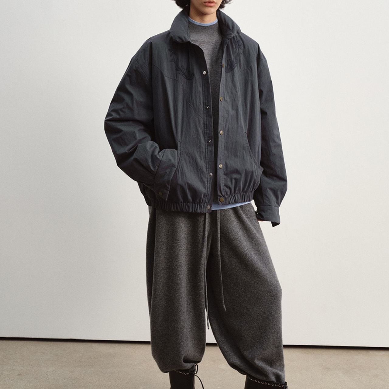 Embroidered Nylon Short Jacket　T3875