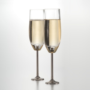 Swirl(スワール)&QPQ《Flauto（フラウト）》　　エンジンバルブシャンパングラス　Champagne Glass with Engine Valve on Foot