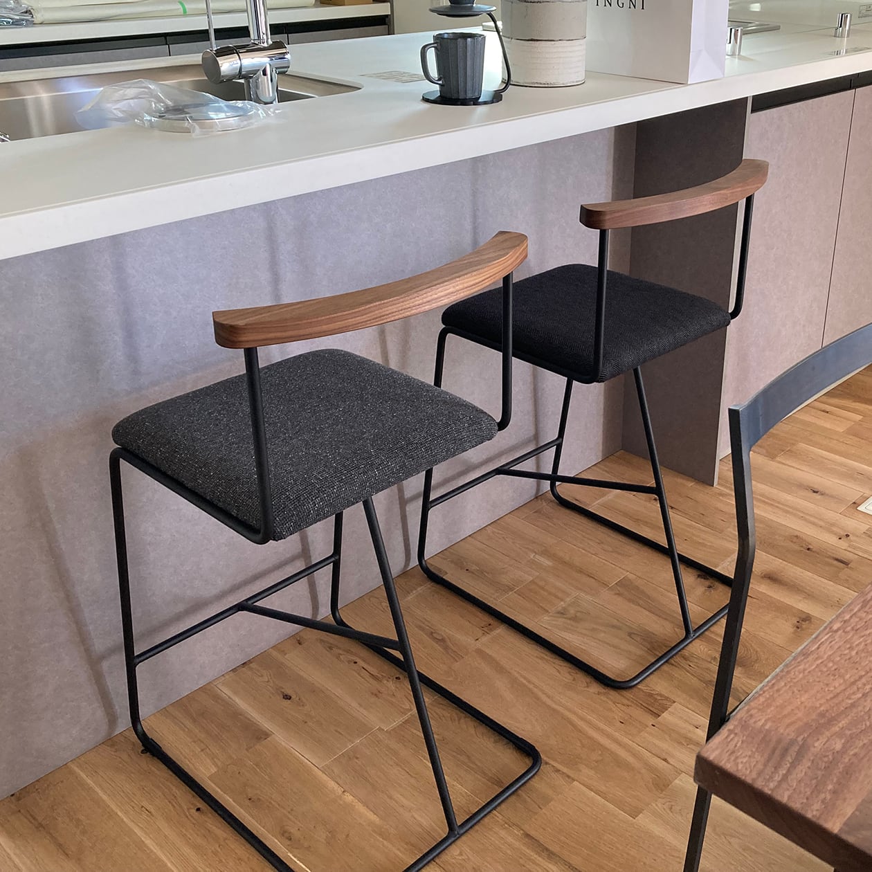 colonnaカウンターチェア 【FEL2302/2303/2304 】FB-A コロンナ カフェ