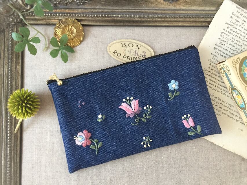 刺繍のぺたんこポーチ(デニム・ナチュラル)M