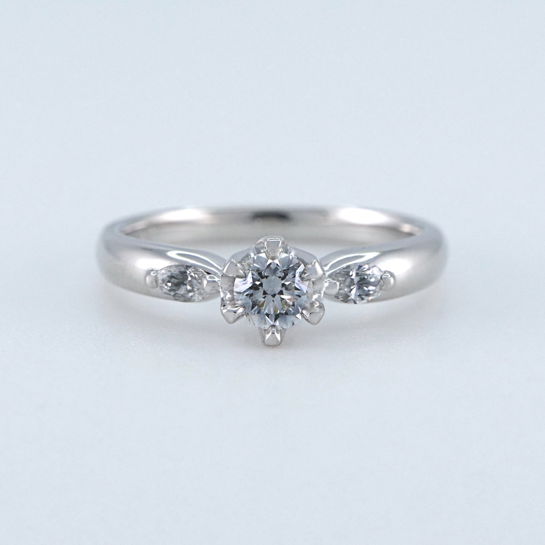 【エンゲージリング プラチナ指輪】Pt900 天然ダイヤモンド 【中石0.304ct】婚約指輪 プロポーズリング【サイズ直し無料】