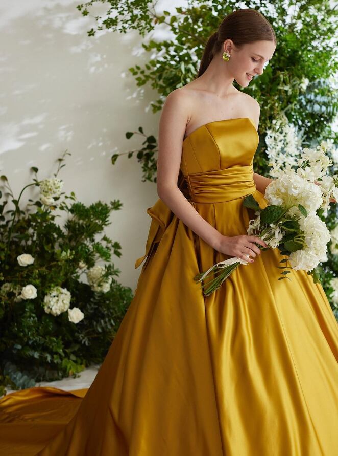 パーティードレス ベアトップ イエロー 結婚式 ふっくら柔らかなバック  