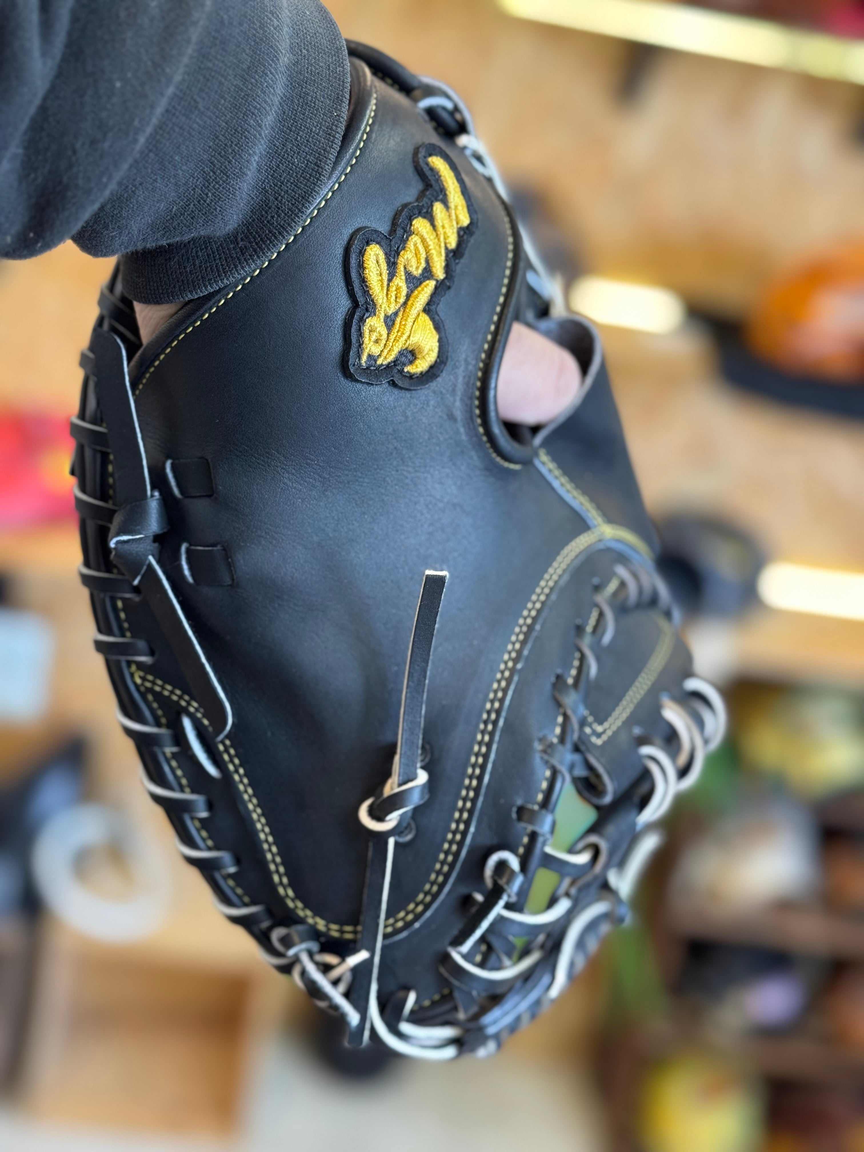 即納可能】Mago 硬式キャッチャーミット大型 ブラック×ブラック中白紐