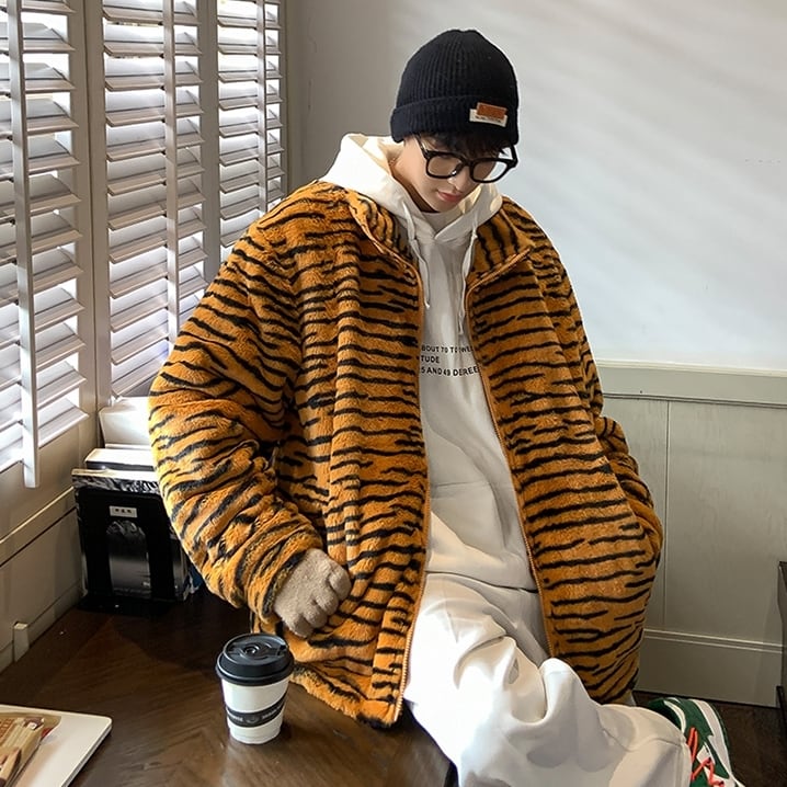 【予約販売】ブルゾン アニマル柄 ボア もこもこ タイガー柄 メンズ アウター ストリート ショート丈 オーバーサイズ ホワイト オレンジ グレー こなれ感 お洒落 韓国 トレンド 春 秋 冬 M/L/XL/2XL/3XL/4XL/5XL